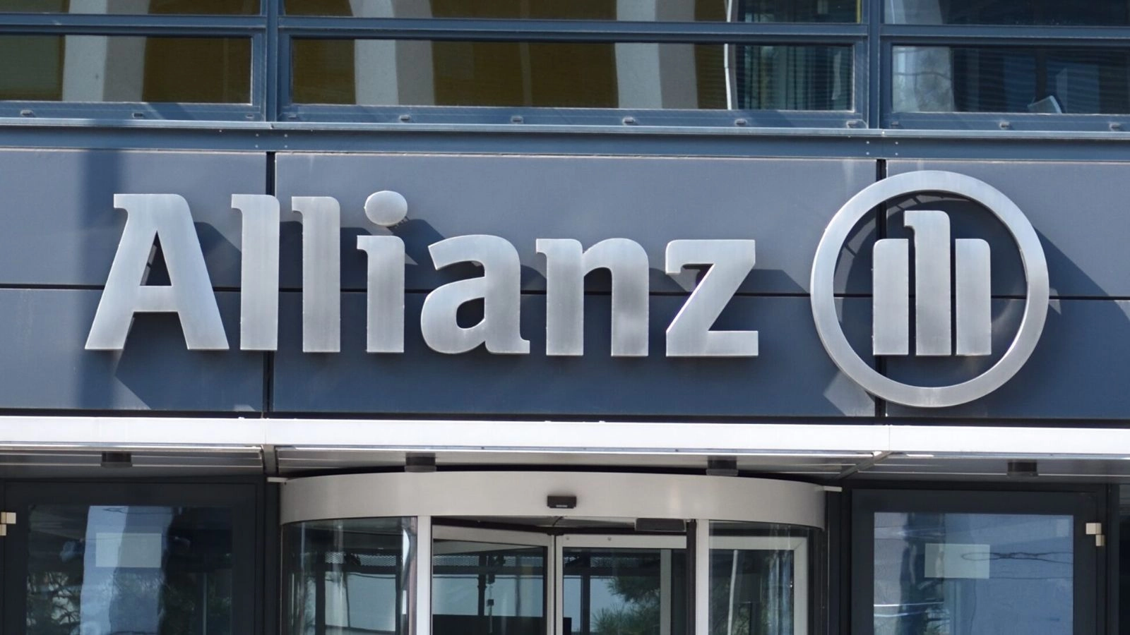 Allianz Trade: Σημαντικές Αναβαθμίσεις και Νέες Προκλήσεις στην Αξιολόγηση Κινδύνου – Η Θέση της Ελλάδας